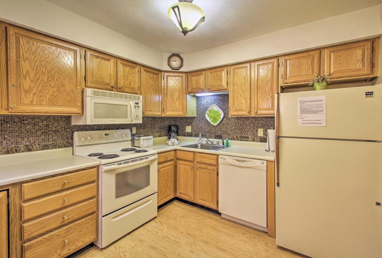 Lincoln Resort Condo With Pool Access - Near Hiking! Exterior photo